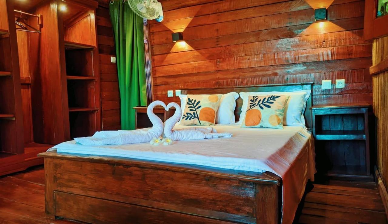 Ampazony Oasis Lodge Mahajanga Buitenkant foto