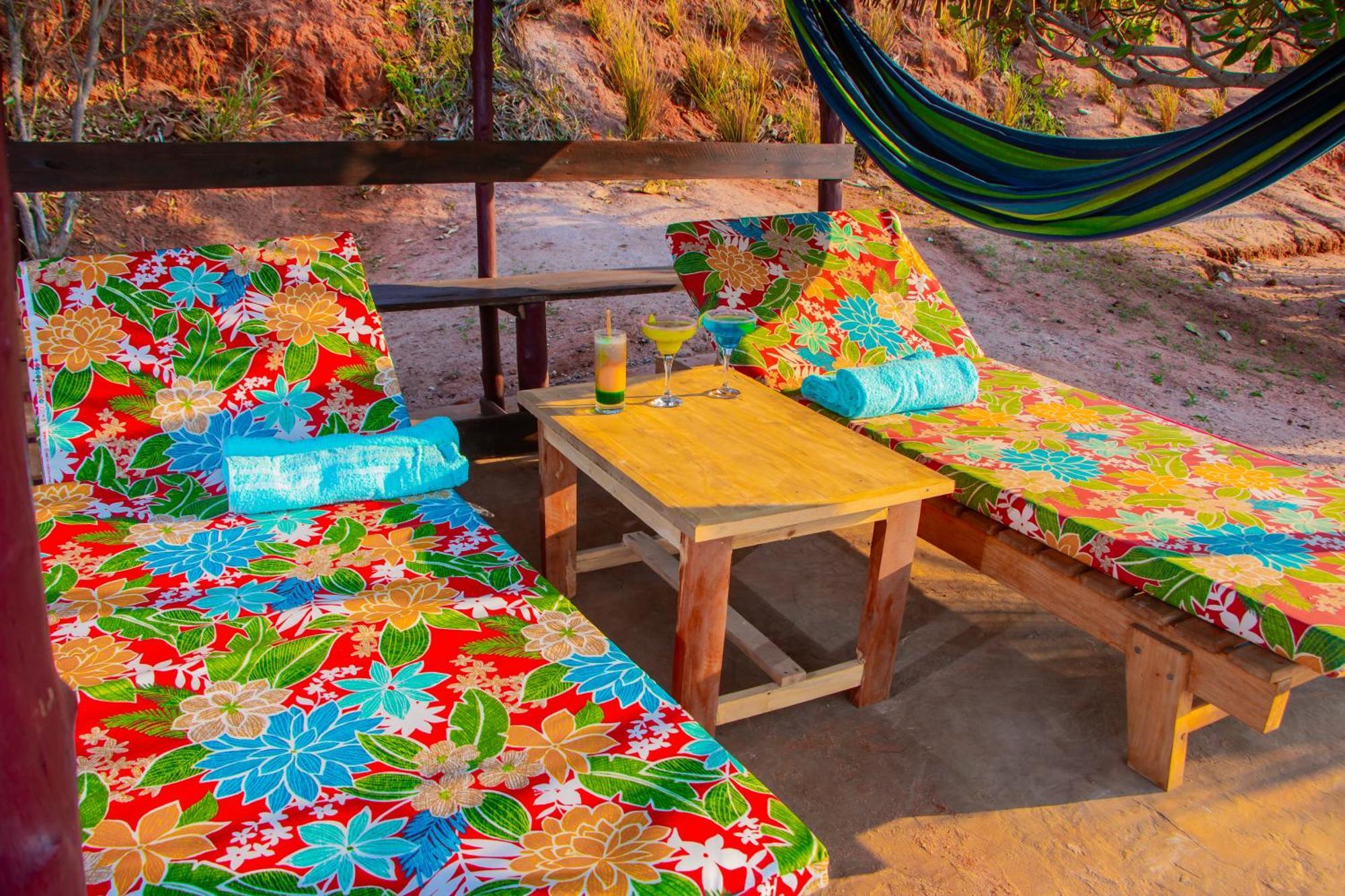 Ampazony Oasis Lodge Mahajanga Buitenkant foto
